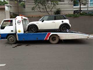 Derek Towing Cikampek