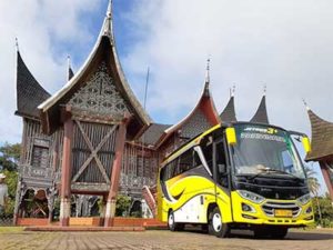 sewa bus pariwaisata murah padang