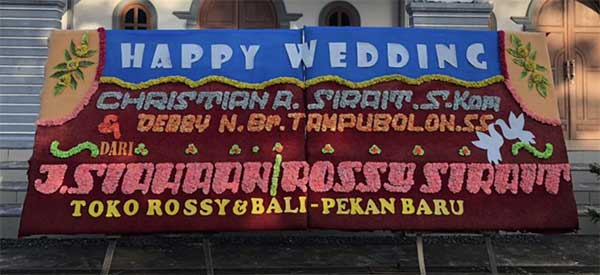 KARANGAN BUNGA WEDDING
